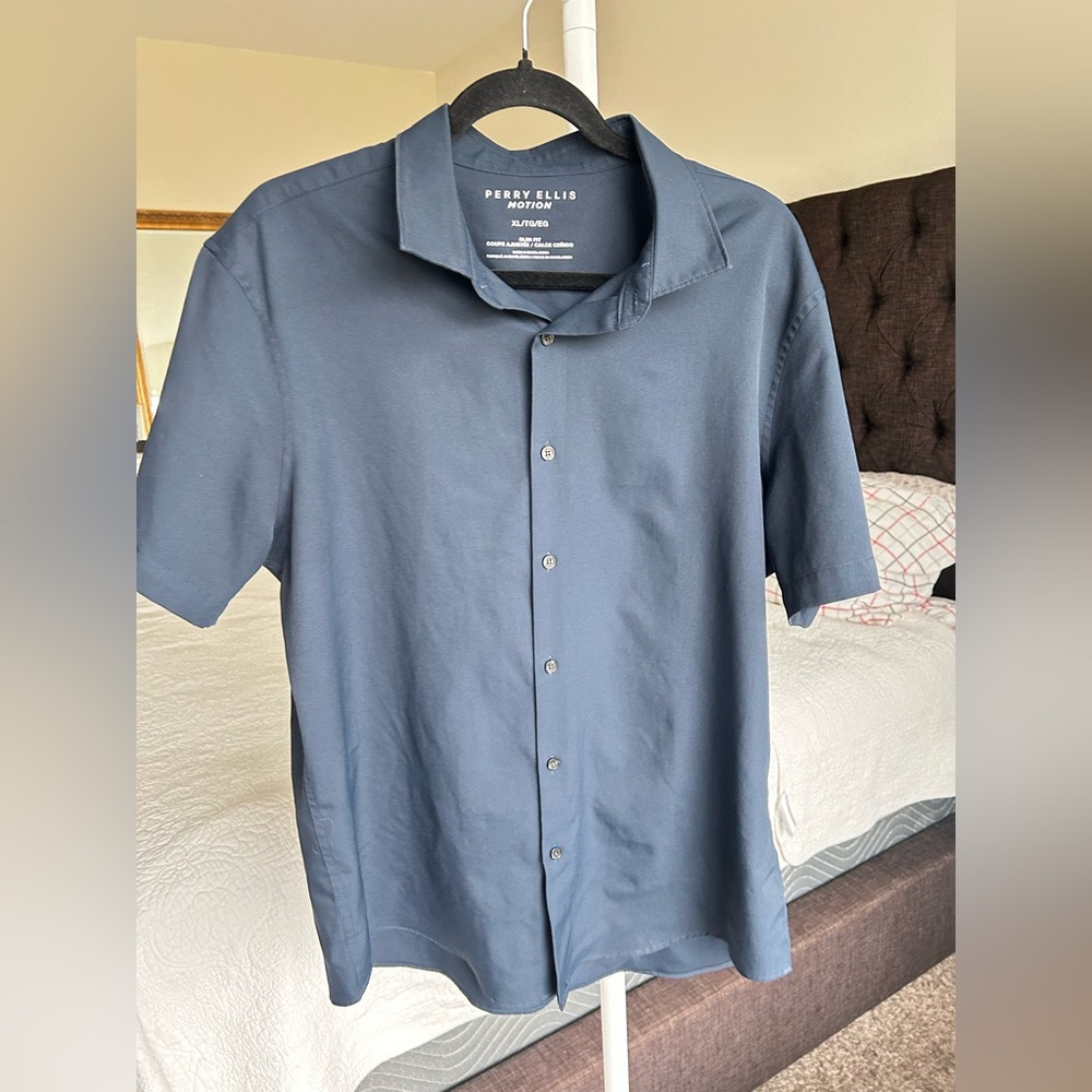 Perry Ellis Men's Navy Button Down Shirt